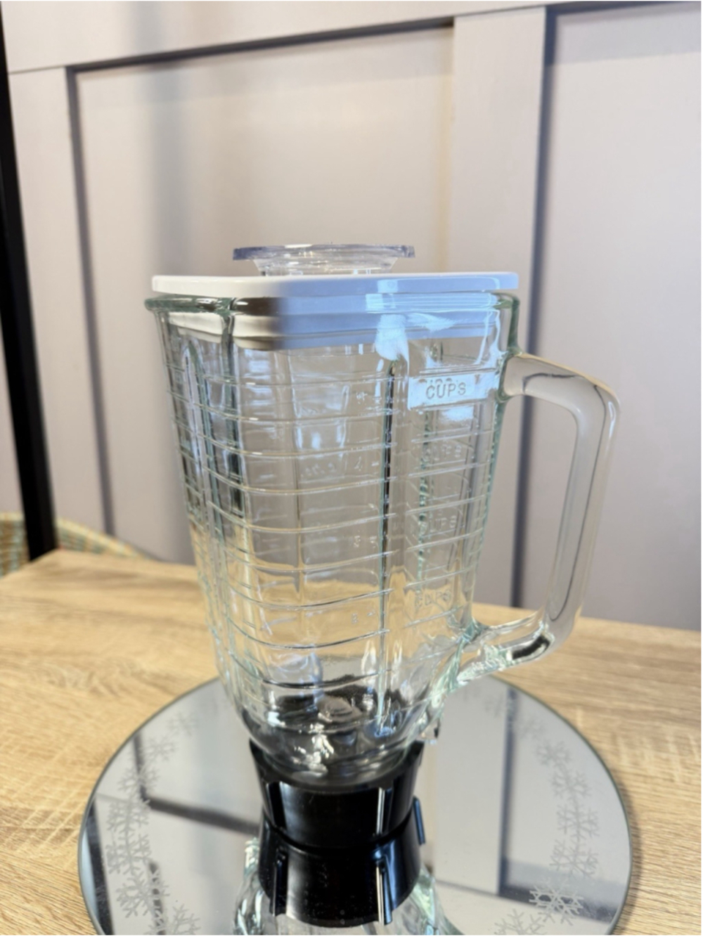 Oster Kitchen Center White 5 Cup Glass Blender Jar with Lid - Replacement Part